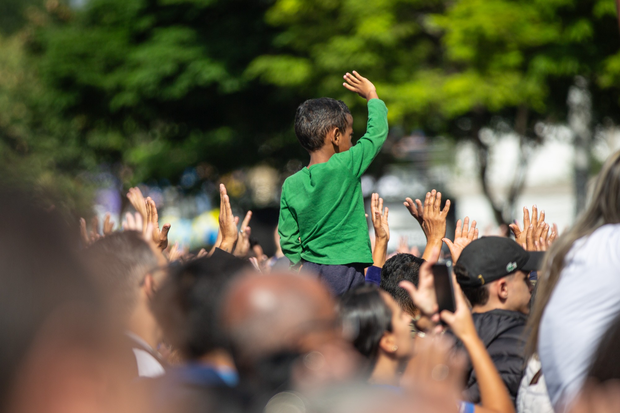 Marcha para Jesus reúne milhares de fiéis durante feriado em São Paulo