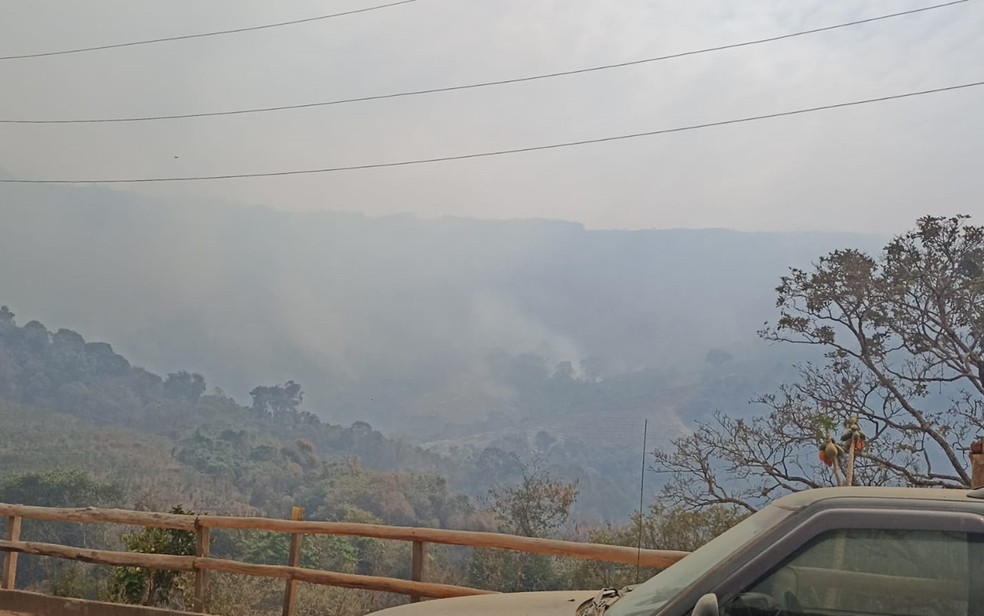 Incêndio Serra do Chapadão, entre Guapé e Ilicínea (MG) — Foto: Corpo de Bombeiros