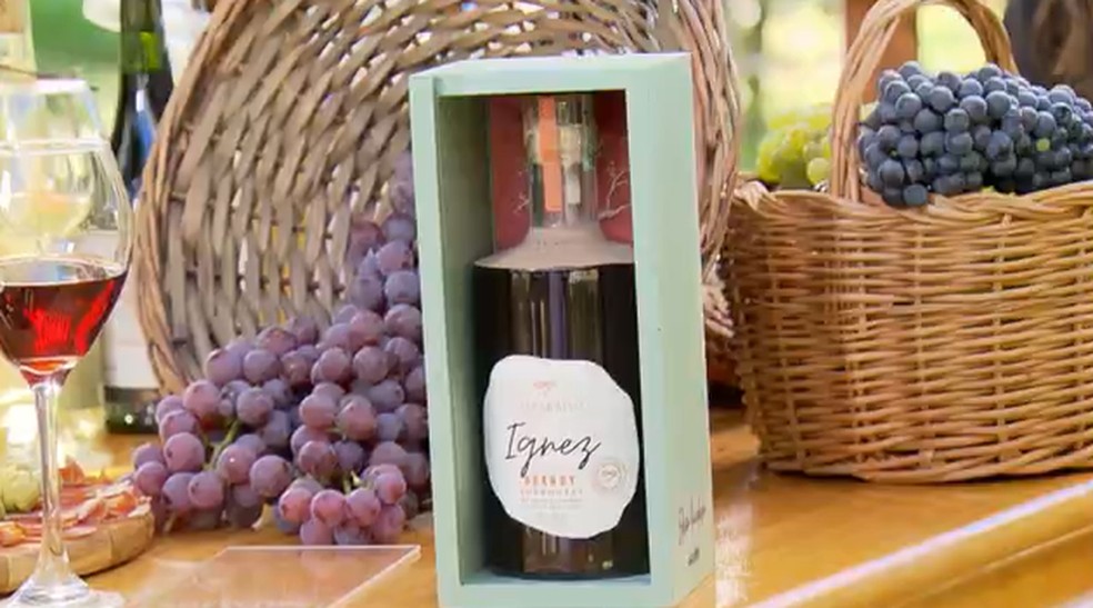 Edição especial dos vinhos da família Argenta, de Barão (RS), que ficaram soterradas durante as enchentes no Rio Grande do Sul. — Foto: Reprodução/Globo Rural