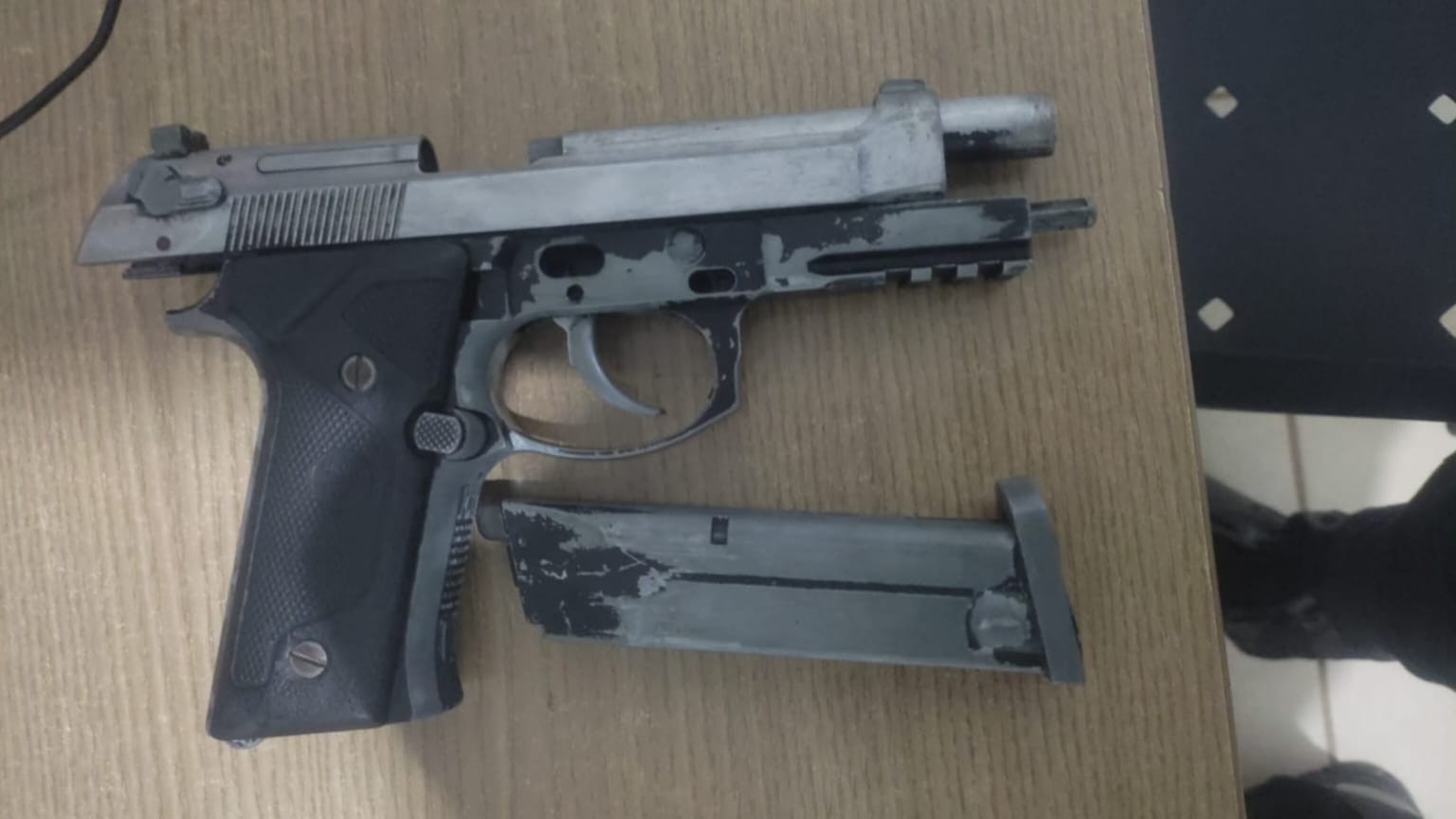Homem é preso após agredir companheira e apontar arma de brinquedo para jovem no bairro Uruará, em Santarém