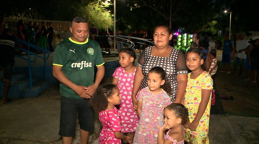 Ceia solidária: voluntários promovem ceia natalina para mais de 150 pessoas carentes em praça de Teresina — Foto: Reprodução
