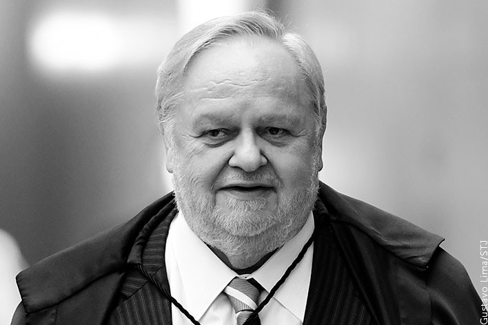 Morre, aos 78 anos, o ministro aposentado do STJ Felix Fischer, em Brasília