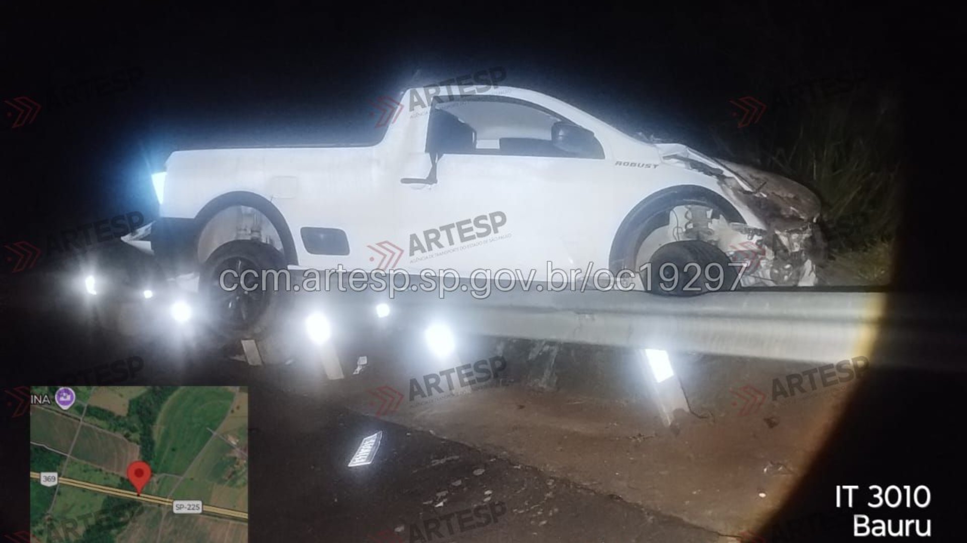 Motorista morre e passageiro fica ferido após caminhonete sair da pista em rodovia no interior de SP