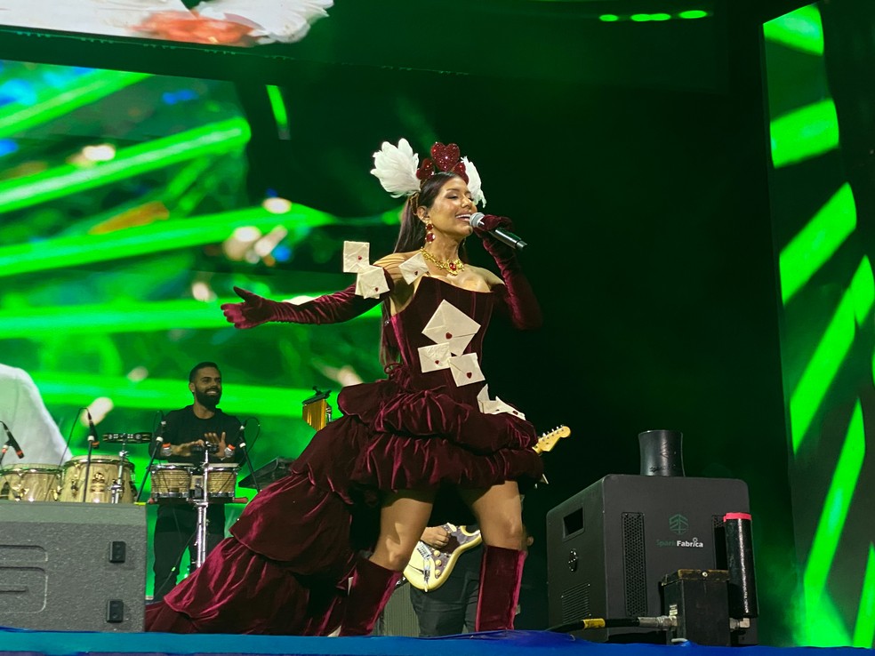 Priscila Sena no São João de Campina Grande — Foto: Maria Eduarda Batista