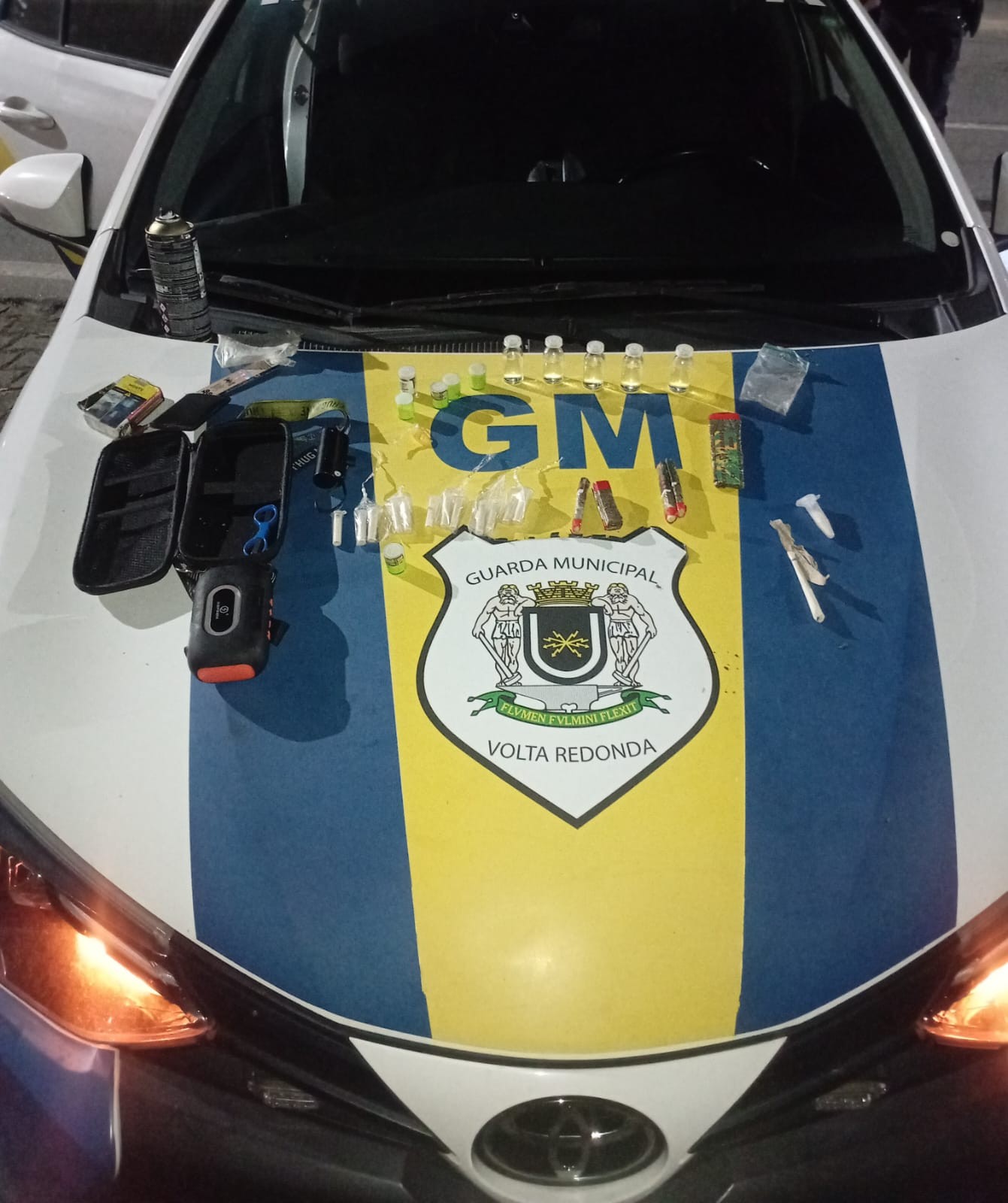 Trio é preso por envolvimento com o tráfico de drogas em Volta Redonda