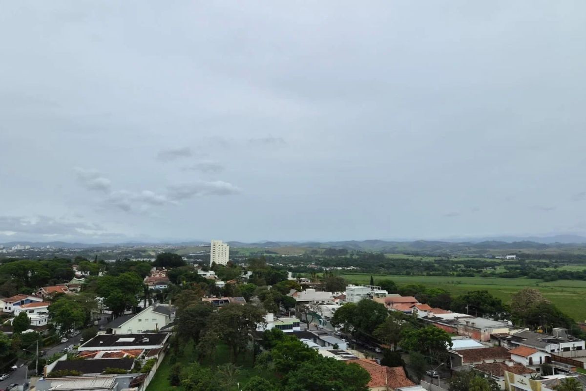 Sábado terá sol entre nuvens, mas domingo de eleições será chuvoso no Vale do Paraíba e litoral