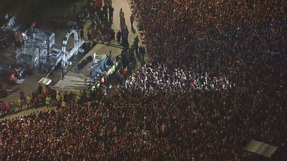 Pabllo Vittar faz DJ set antes da abertura do show — Foto: Reprodução/TV Globo