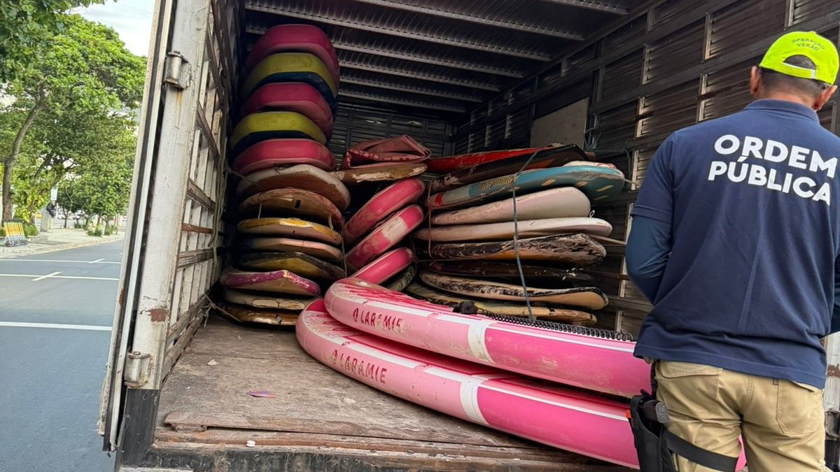 Fiscalização apreende 60 pranchas de stand-up paddle na Zona Sul