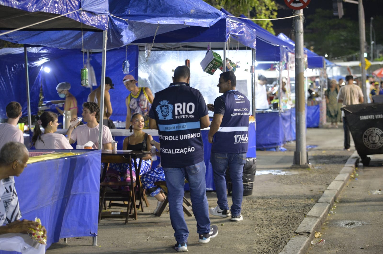 Carnaval 2025: termina nesta sexta prazo de inscrições para ambulantes trabalharem no entorno do Sambódromo