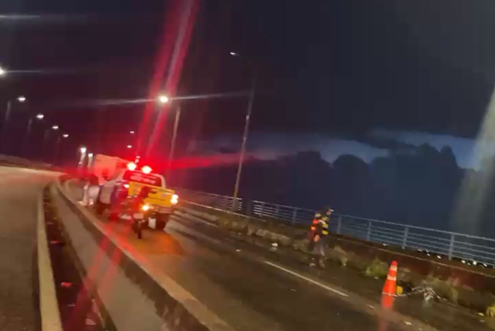 Colisão entre moto e bicicleta deixa dois mortos na Ponte Aracaju- Barra 