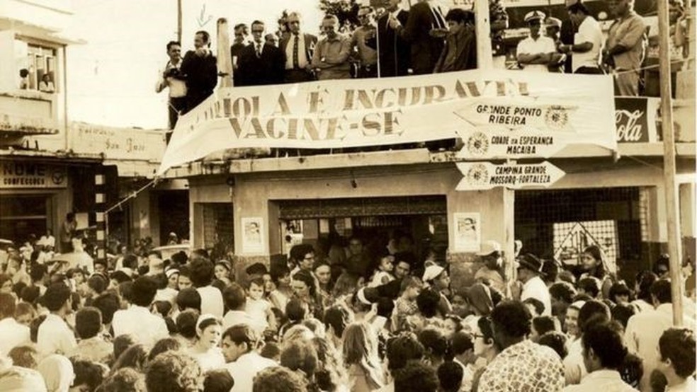 Campanha de vacinação contra a varíola em 1971 no Brasil; país receberia, três anos depois, certificação de erradicação da doença — Foto: ACERVO COC/FIOCRUZ
