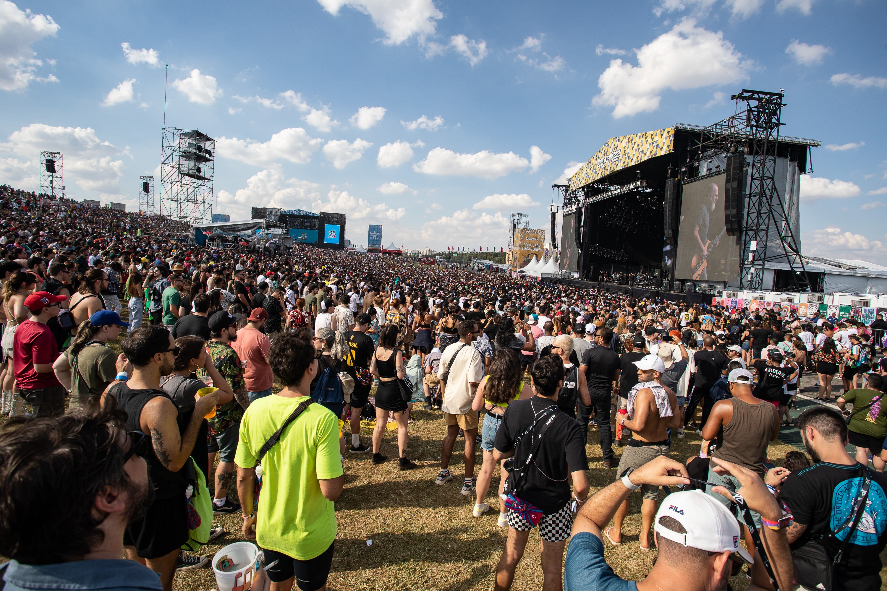 TJMG condena empresa a indenizar consumidora do Sul de Minas por alterações na programação do Lollapalooza 2023