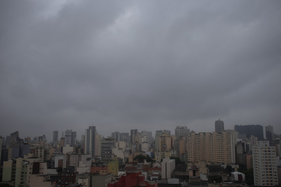 Imagem ilustrativa sobre São Paulo atinge 20°C e prevê garoa: clima que domina terça