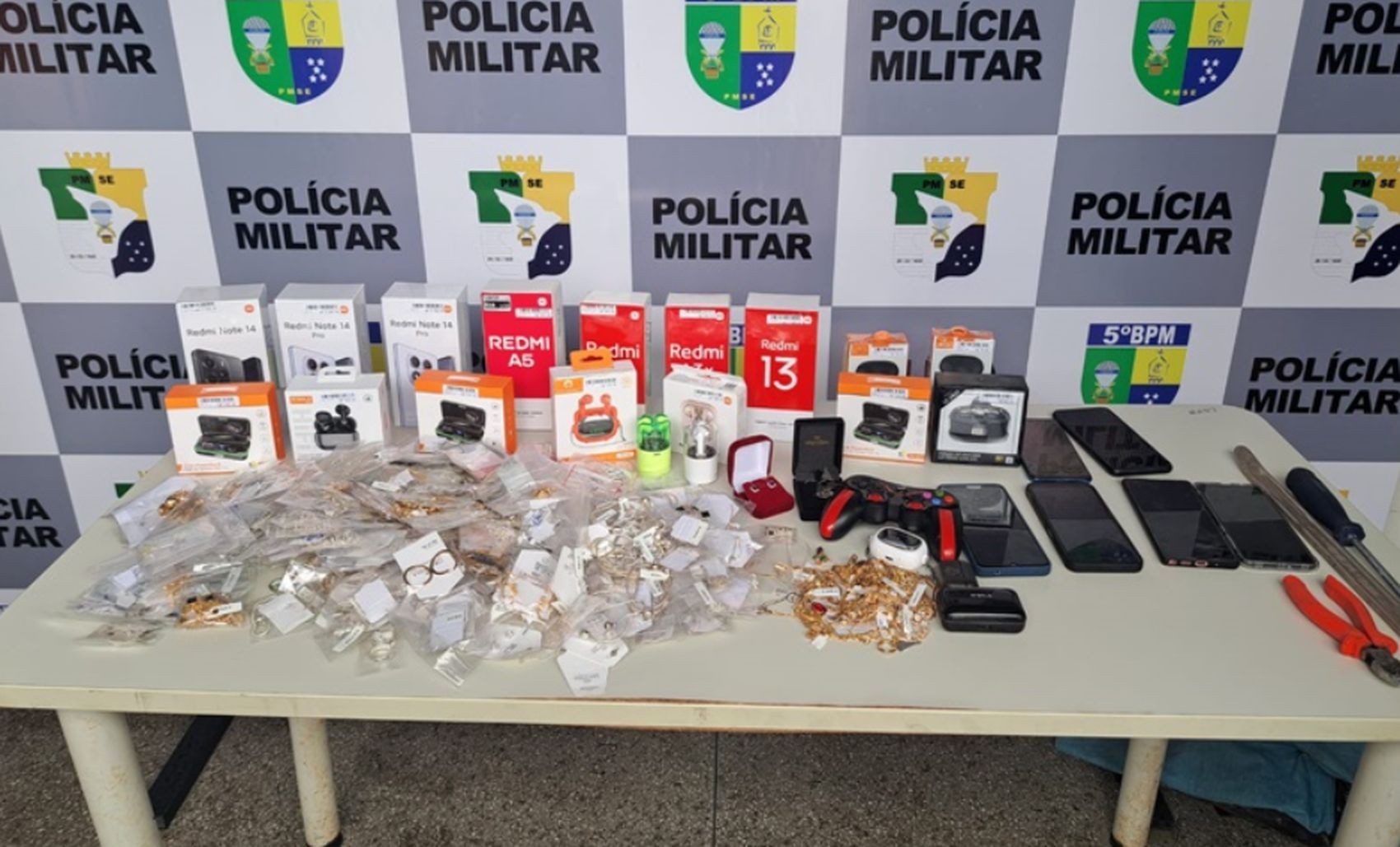 Adolescente é apreendido com bolsas, joias e celulares em shopping de Nossa Senhora do Socorro