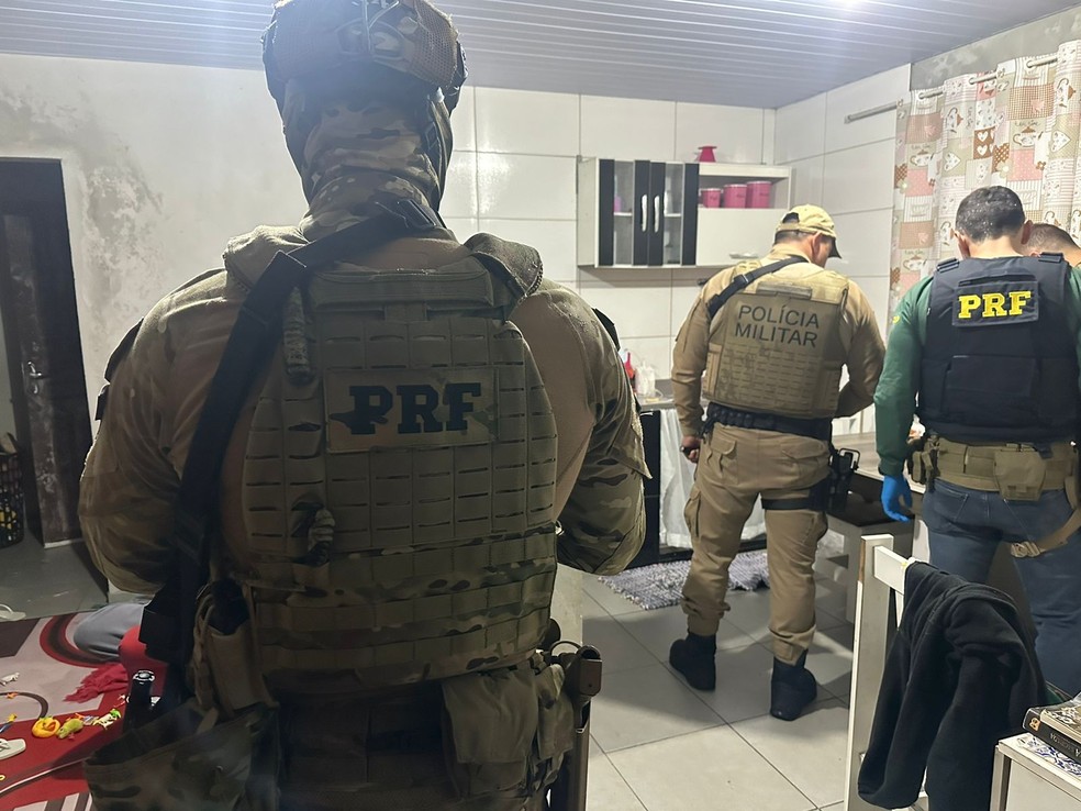 Gaeco cumpre mandados em operação contra organizações criminosas — Foto: MPSC/Divulgação