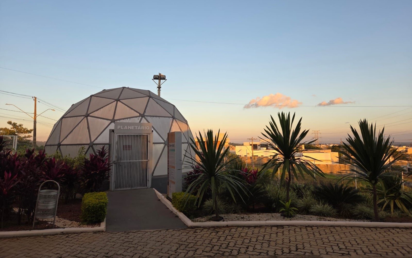 Planetário do Memorial do ET volta a funcionar após manutenção e retoma sessões diárias em Varginha, MG