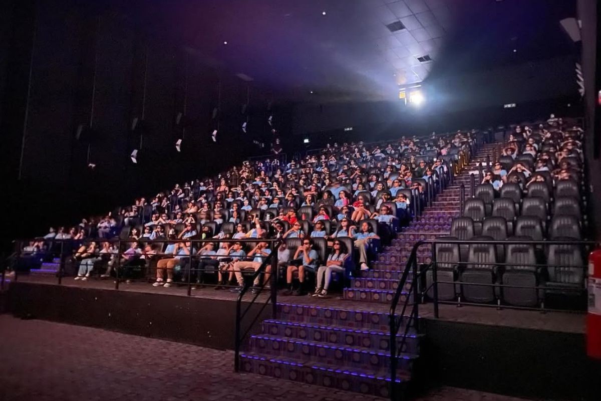 Mais de 400 crianças vão ao cinema pela primeira vez com direito a lanche e sorvete em MS; veja vídeo