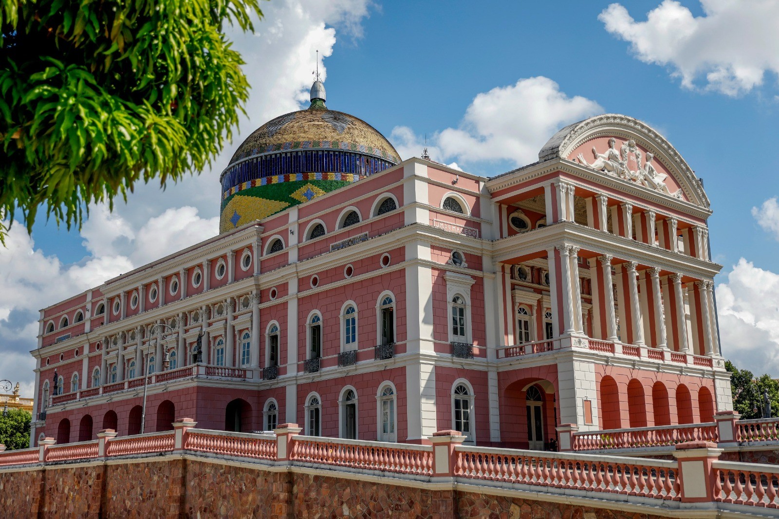 Patrimônio Mundial da Unesco: reconhecimento do Teatro Amazonas pode impulsionar turismo e cultura no AM