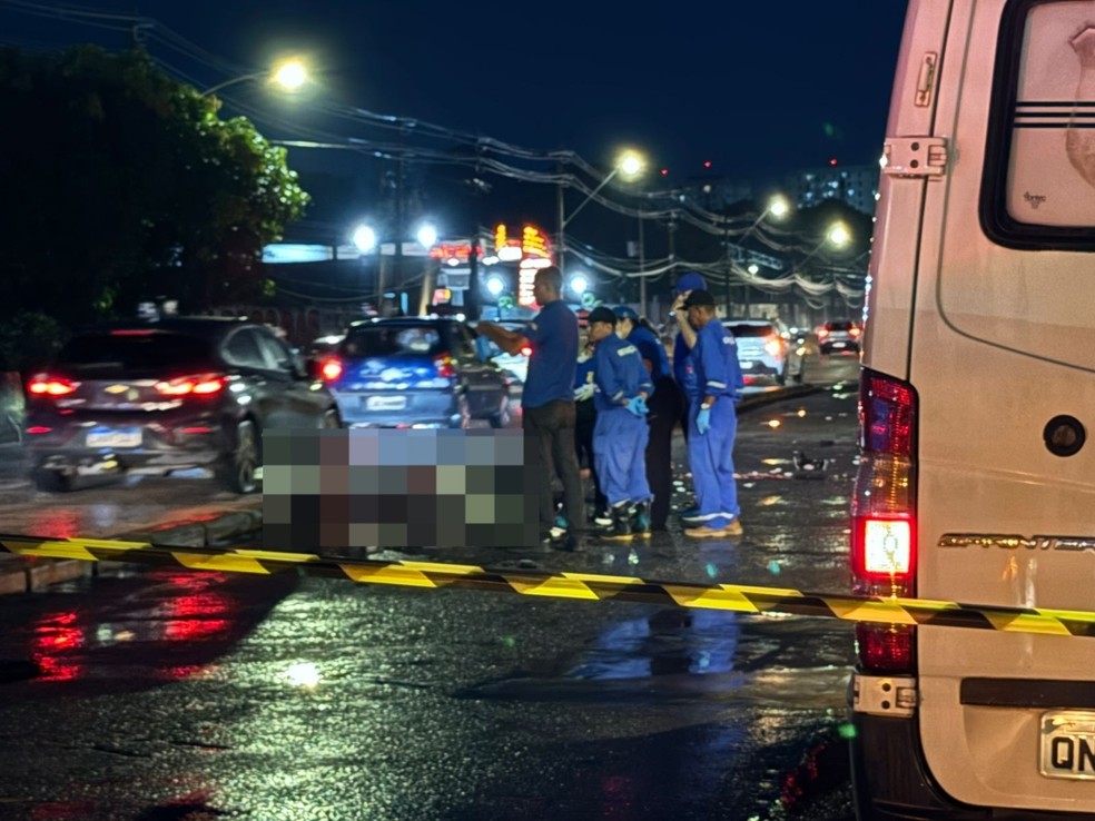 Acidente de trânsito envolvendo carreta e motocicleta deixa duas pessoas mortas em Belém. — Foto: Reprodução