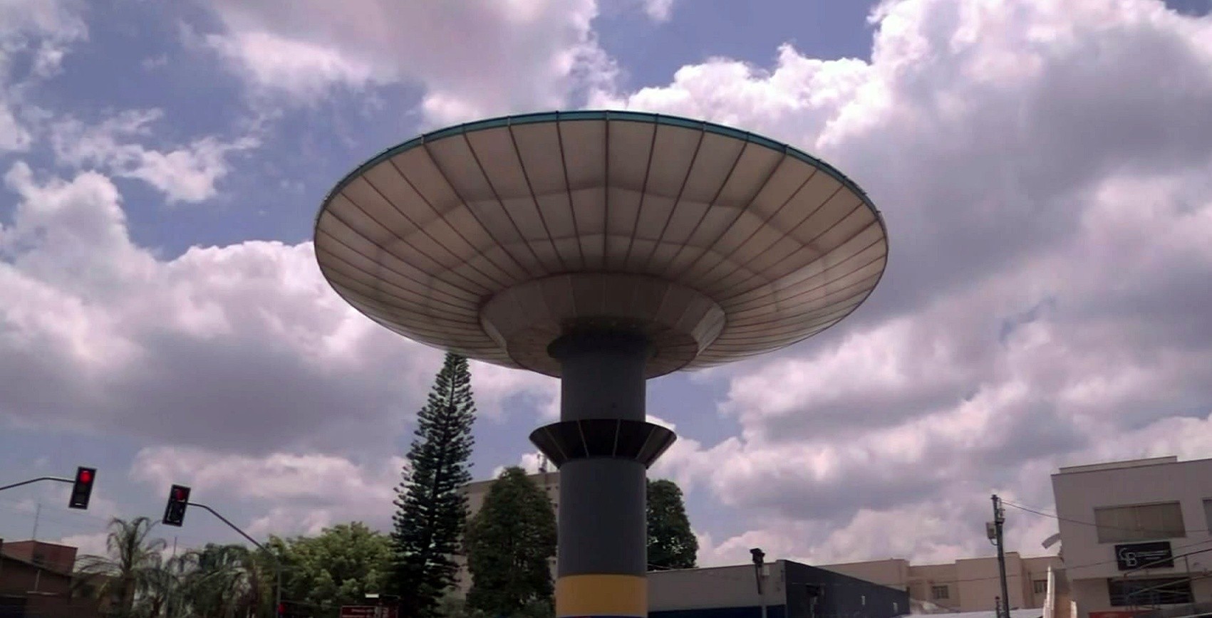 Entre café e discos voadores, Varginha segue dividida após três décadas da suposta aparição do ET