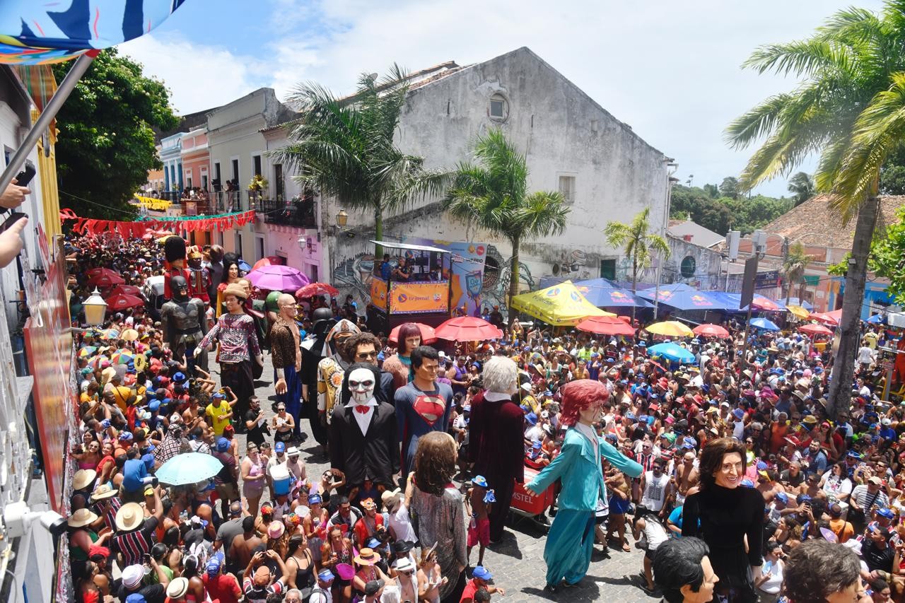 Carnaval de Olinda reúne mais de 4 milhões de foliões e movimenta R$ 1,3 bilhão via PIX, diz prefeitura