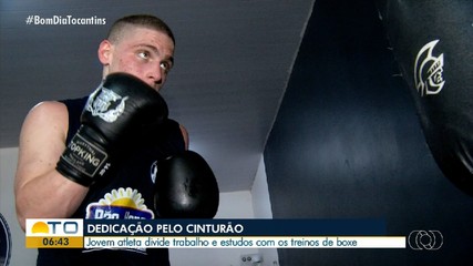 Estudante se divide entre trabalho, faculdade e o sonho de se tornar lutador de boxe
