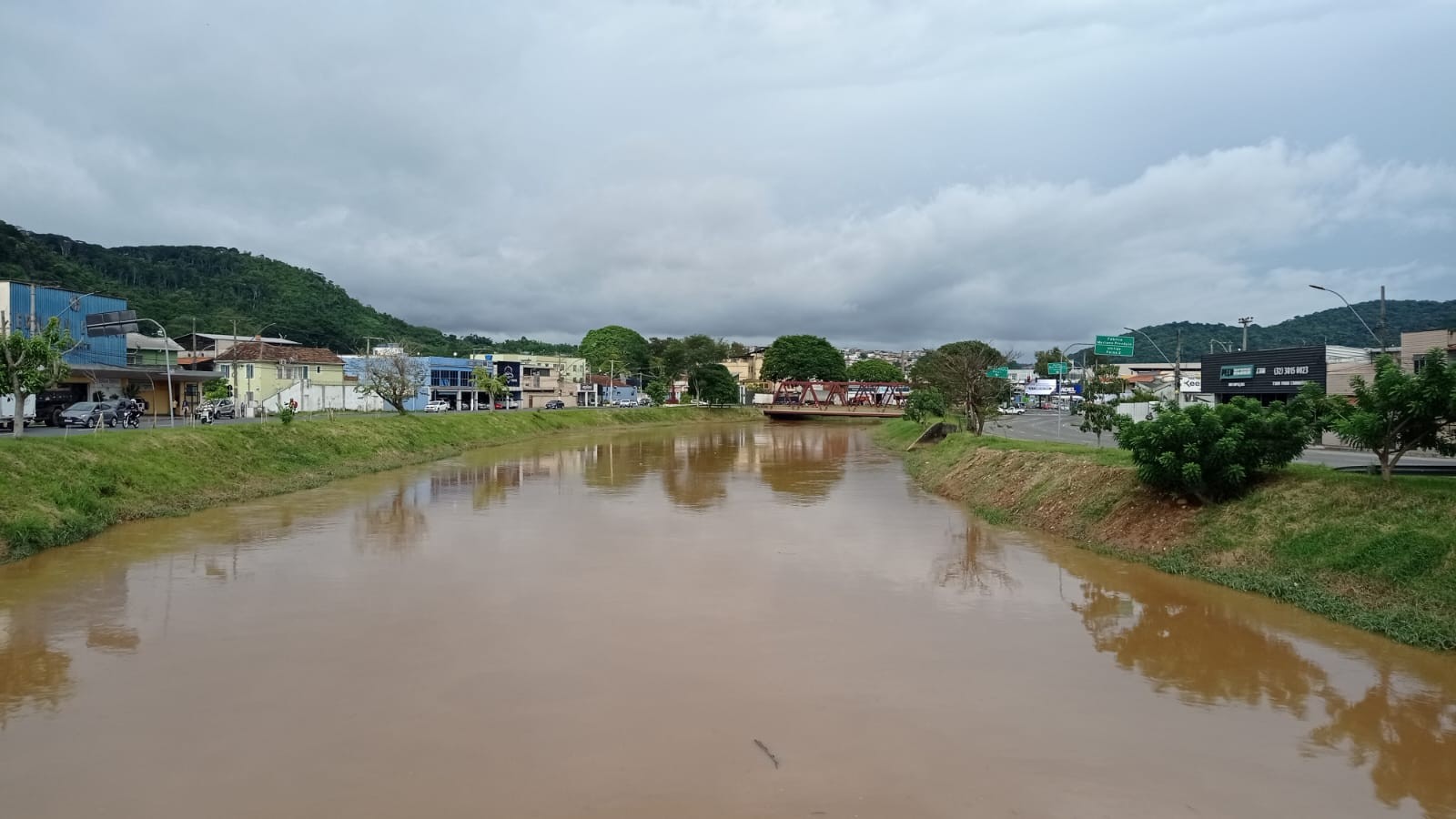 Juiz de Fora registra mais de 30 milímetros de chuva nas últimas horas; veja previsão para o fim de semana