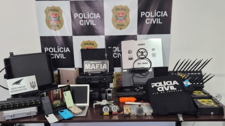Justiça mantém prisão de dupla suspeita de fornecer bloqueadores de sinais para facções do RJ