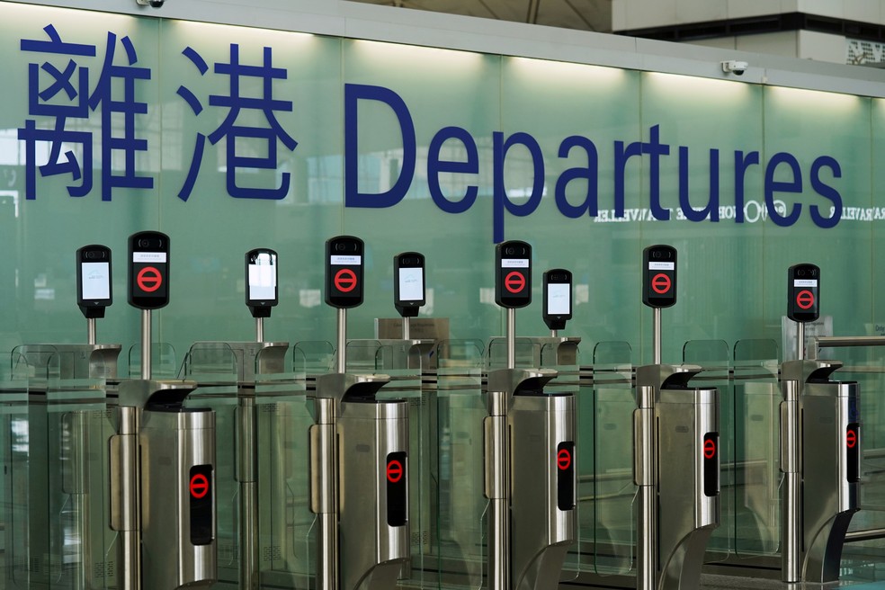 Imagem do aeroporto de Hong Kong em 20 de outubro de 2020 — Foto: Lam Yik//Reuters