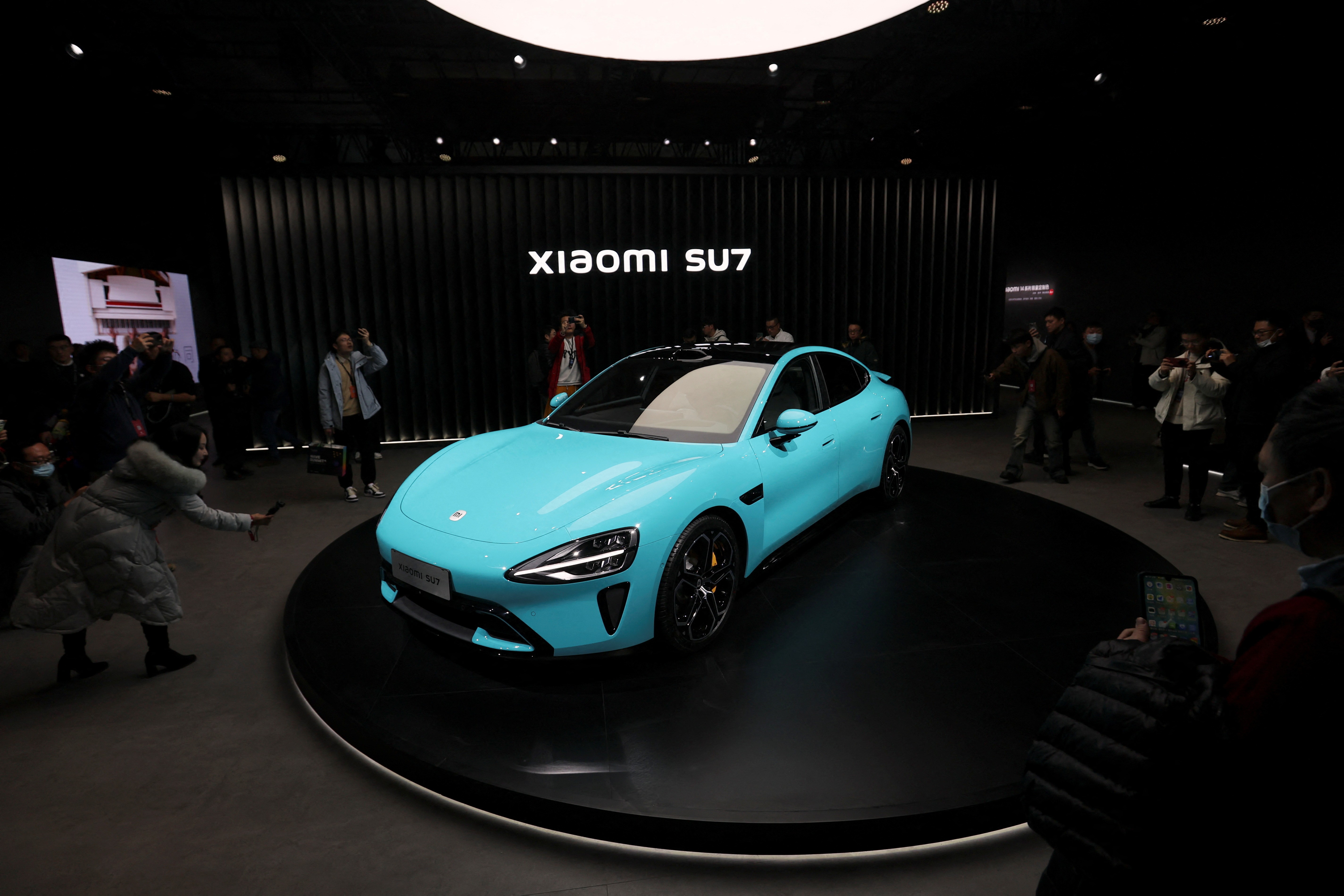 Chinesa Xiaomi apresenta seu primeiro carro elétrico