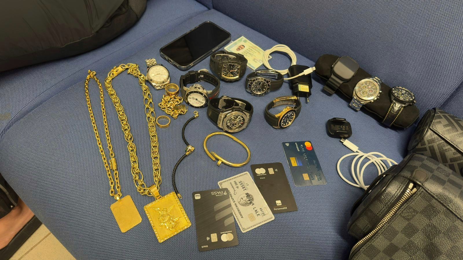 Bunker com 613 kg de cocaína é encontrado em empresa de fachada ligada ao tráfico internacional em SC