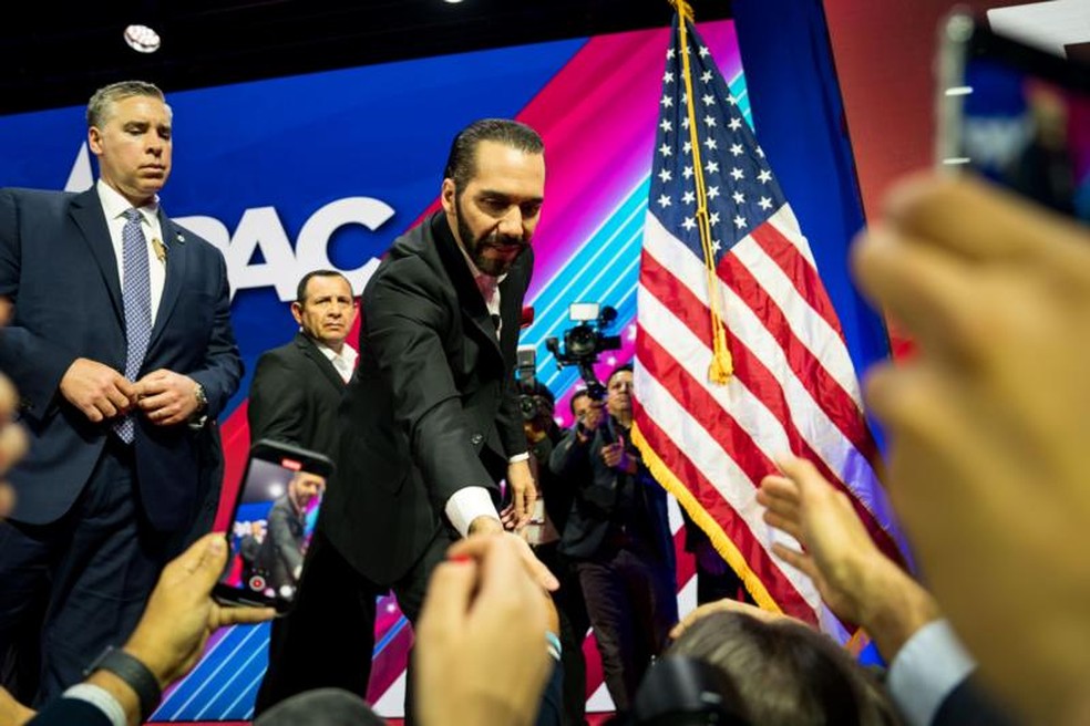 Bukele recebeu aplausos dos participantes do fórum conservador nos EUA — Foto: GETTY IMAGES