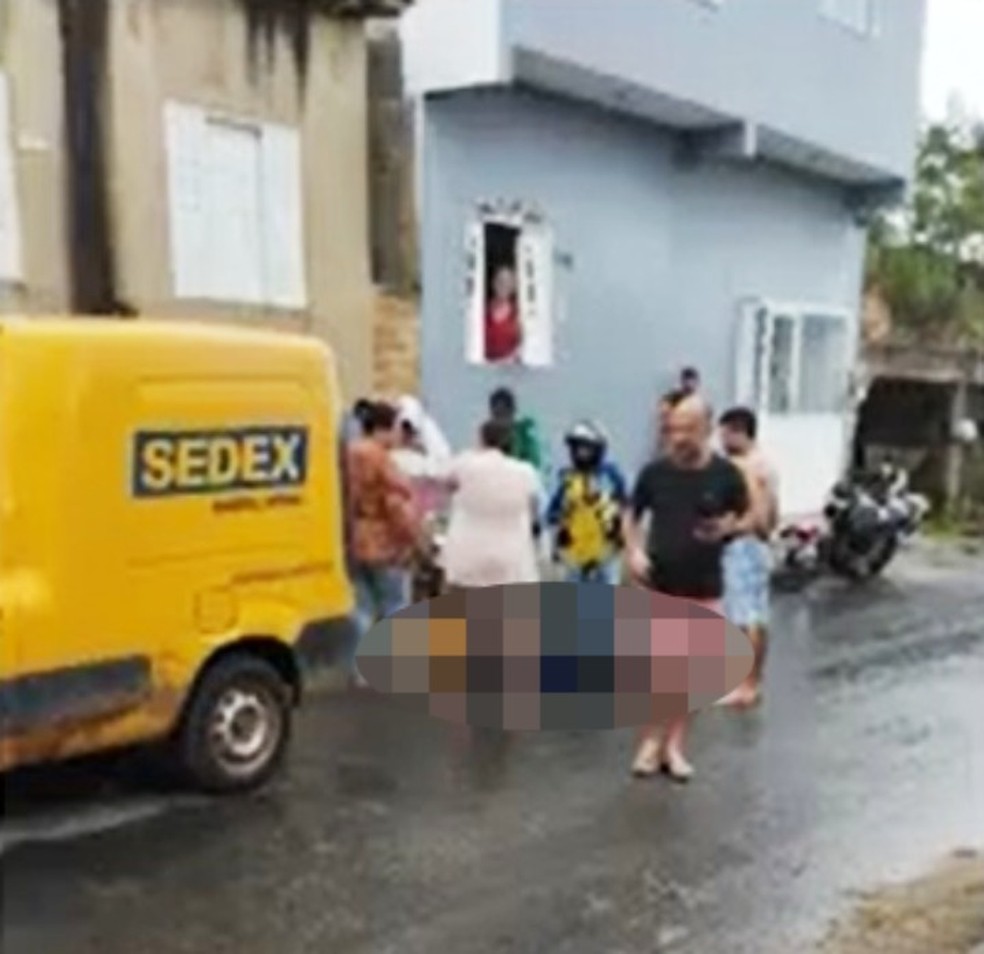 Homem é morto a tiros enquanto trabalhava em Itamaraju, no extremo sul da Bahia — Foto: Reprodução/TV Santa Cruz