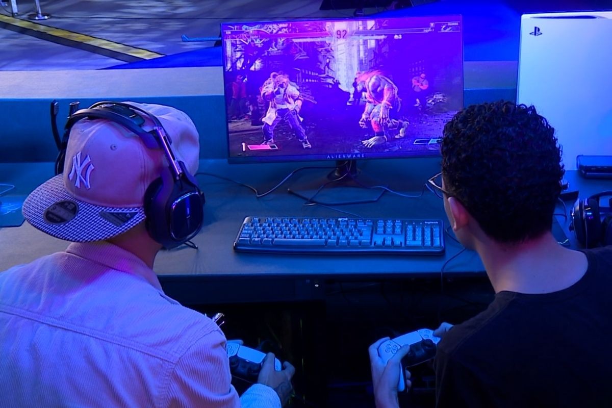 EP Games estreia com youtubers de Minecraft, Wendell Lira, torneio de CS, guerra de robôs e programação para família