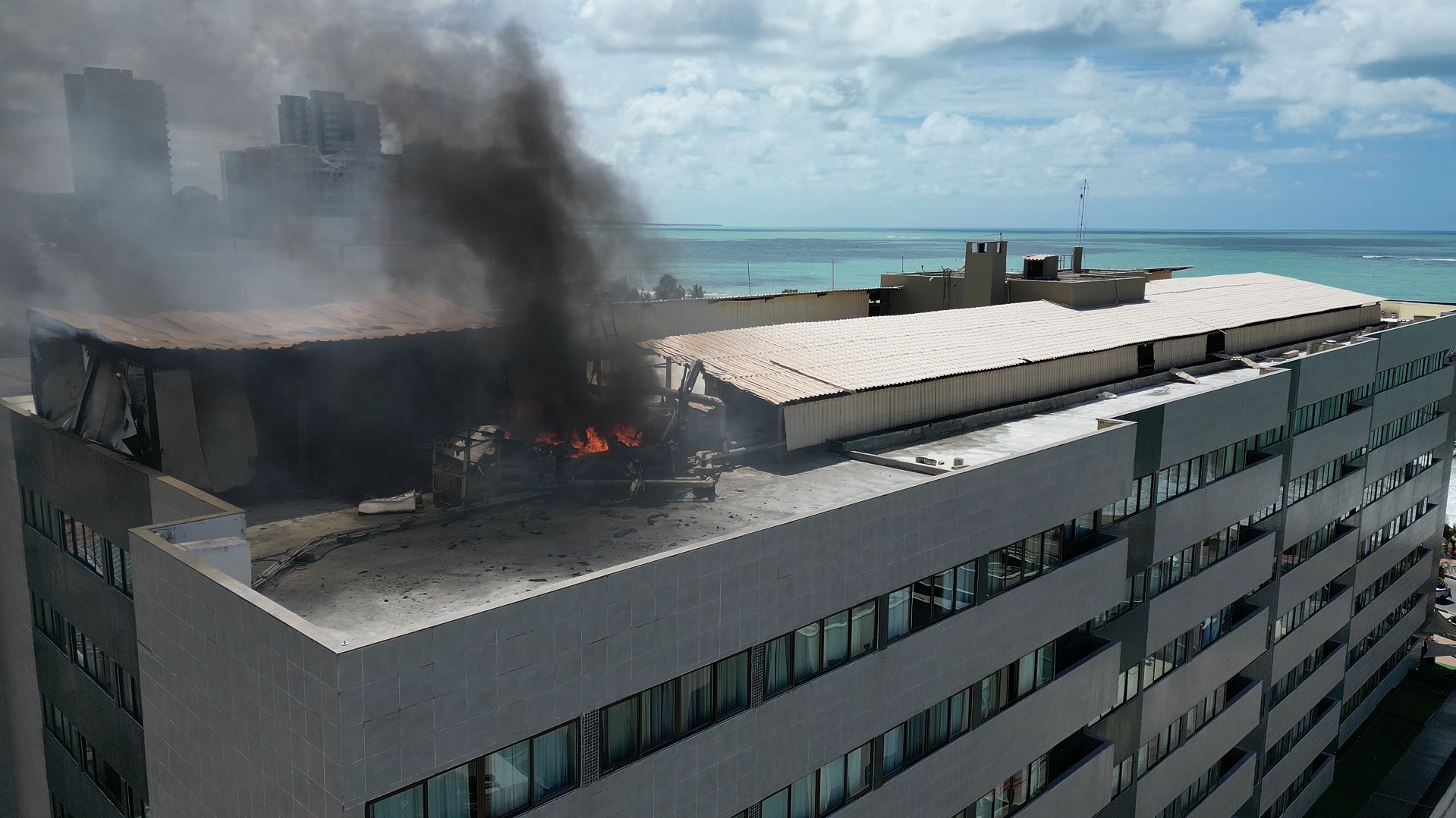Incêndio no Ritz Suítes, em Maceió: duas pessoas vão para UPA