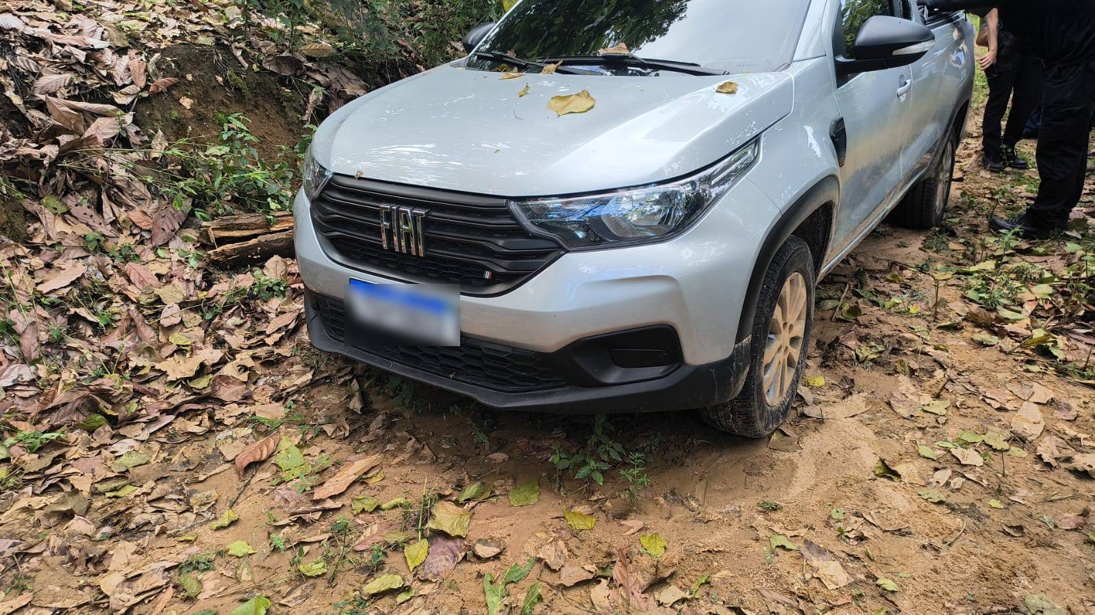 Homem é encontrado morto dentro de carro abandonado em estrada de terra no sul da Bahia