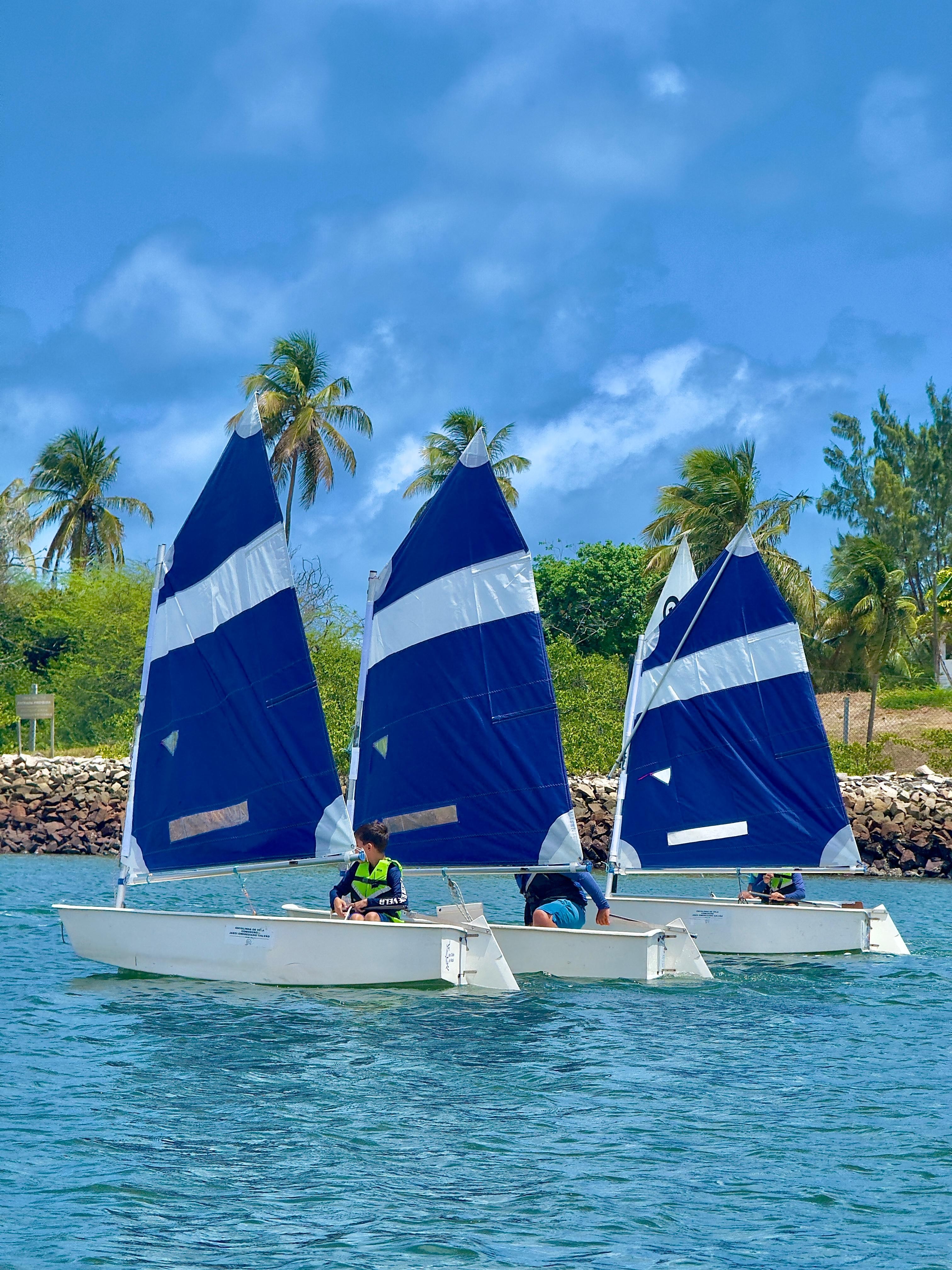 Regata encerra temporada 2024 de projetos sociais do Instituto Navegar em Natal