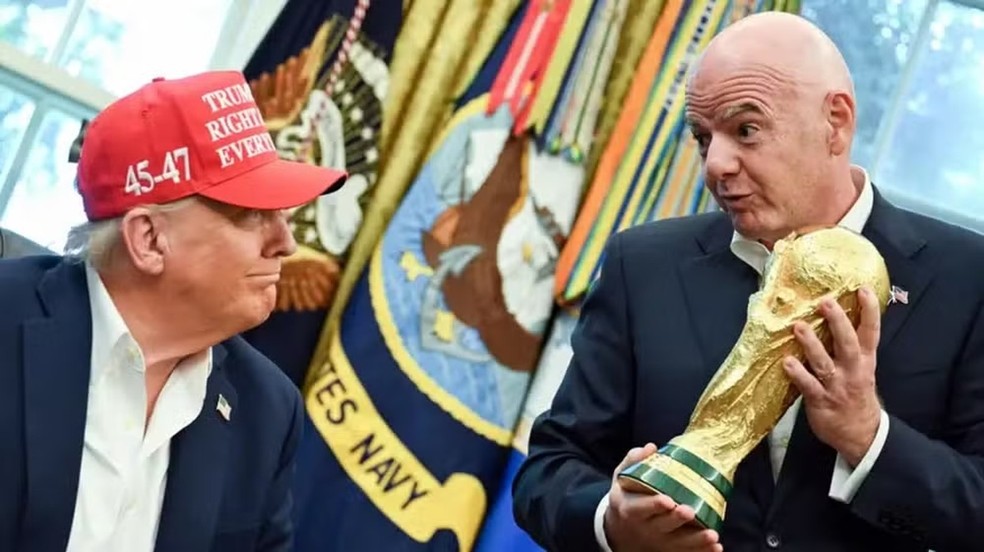 Os presidentes dos Estados Unidos, Donald Trump, e da Fifa, Gianni Infantino, formaram um relacionamento próximo — Foto: EPA