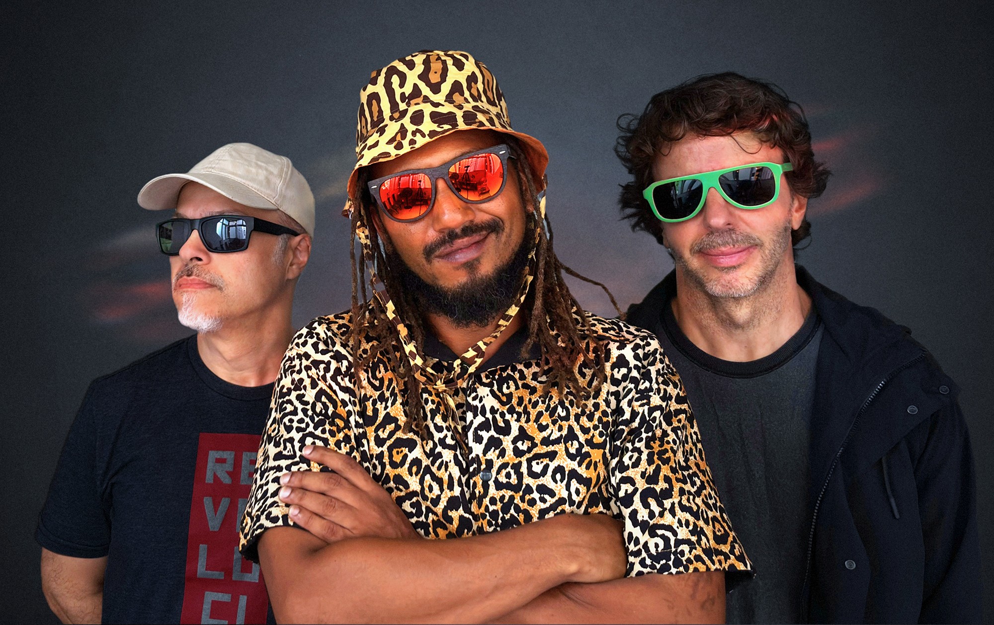 Banda Pernambulô mixa percussão e beats na levada do álbum 'Baque irado'