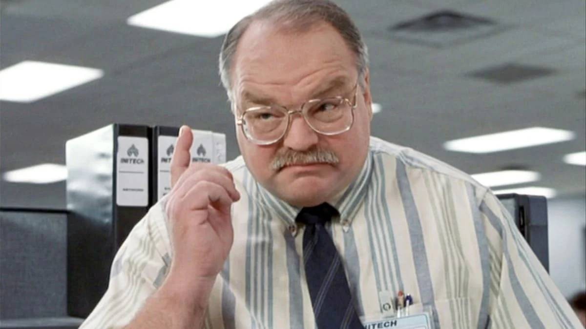 Richard Riehle, ator de 'Como enlouquecer seu chefe', morre aos 78 anos