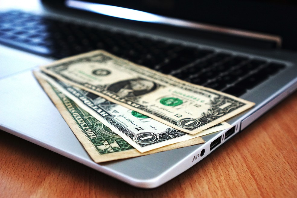 Dólar opera em baixa — Foto: Pixabay