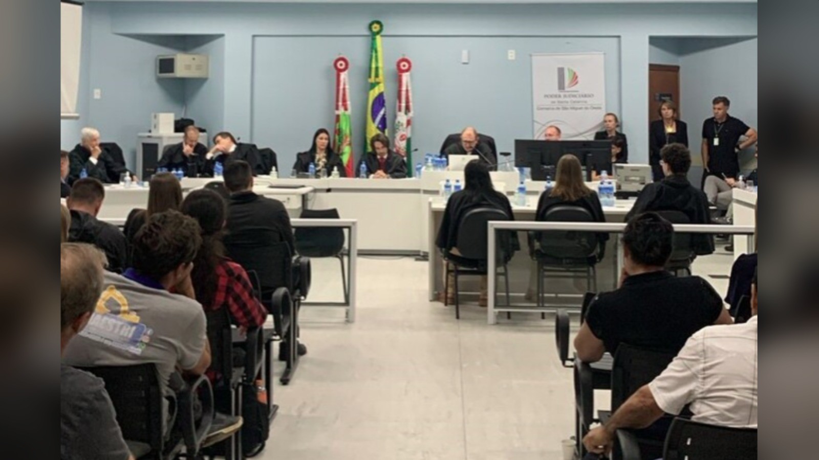 PM é condenado à prisão e perda do cargo por atirar em adolescente na saída de balada em SC