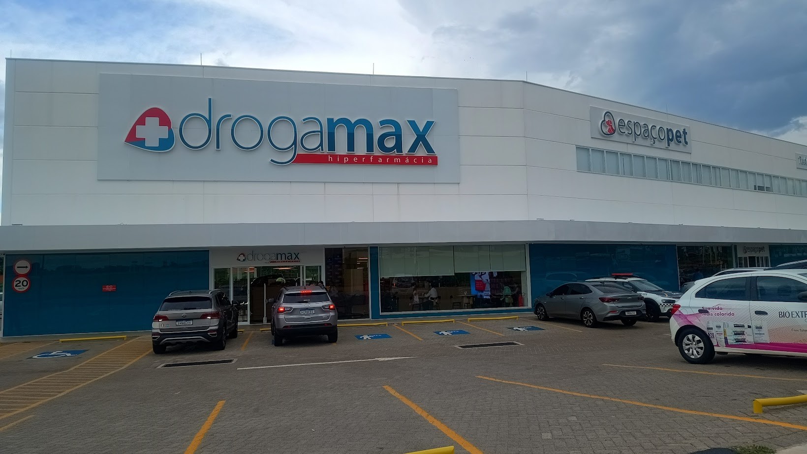 Hiperfarmácia revoluciona conceito de varejo farmacêutico em São José do Rio Preto
