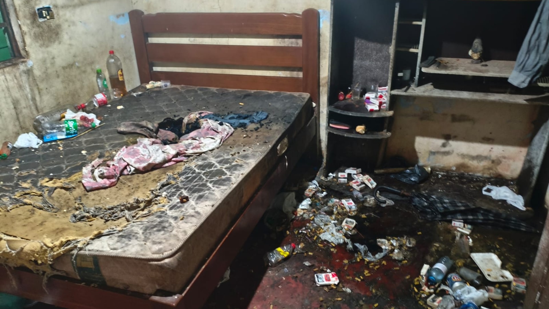 Homem ameaça matar sobrinha e coloca fogo na própria casa em Uberlândia