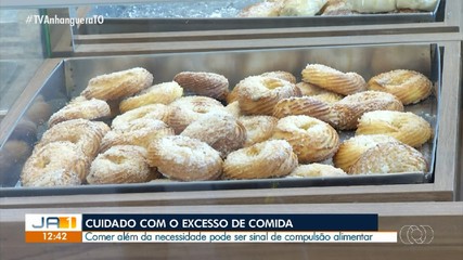 Comer em excesso pode indicar sinais de compulsão alimentar