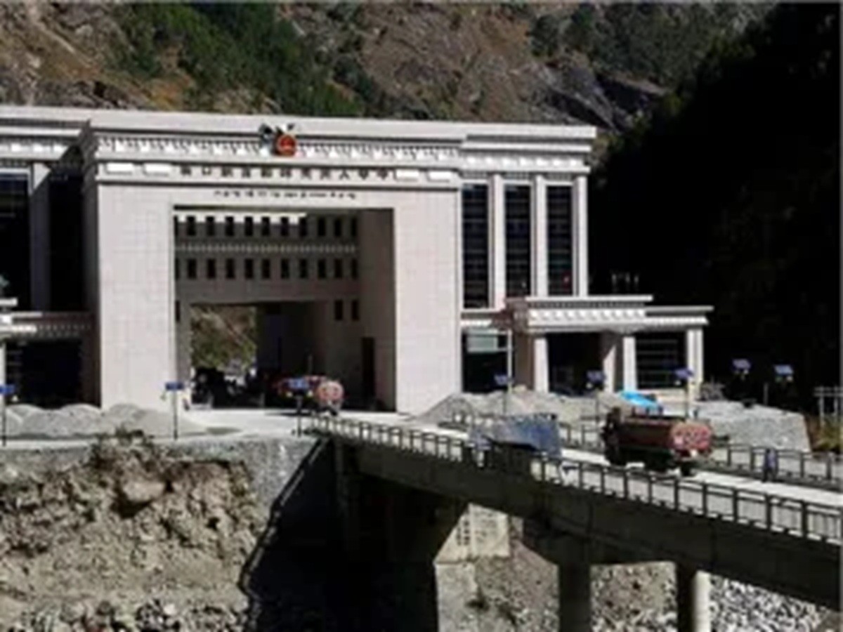 Avalanche no Nepal: veja o antes e o depois