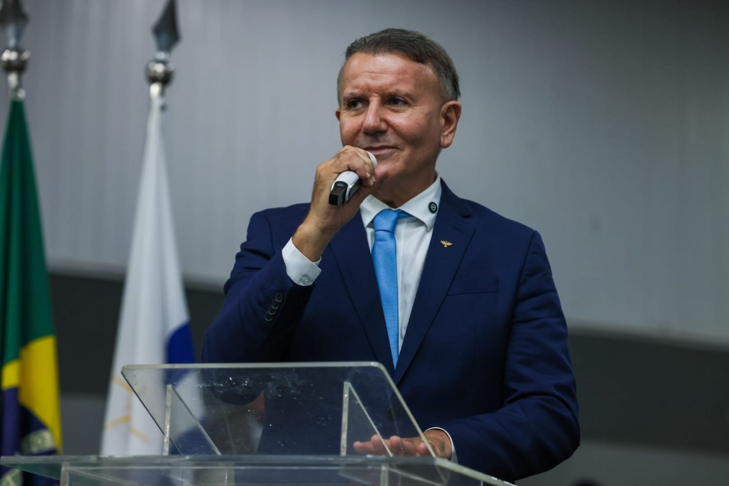 Prefeito afastado de Palmas tem quadro estável, mas com enzimas cardíacas elevadas após infarto, diz boletim médico