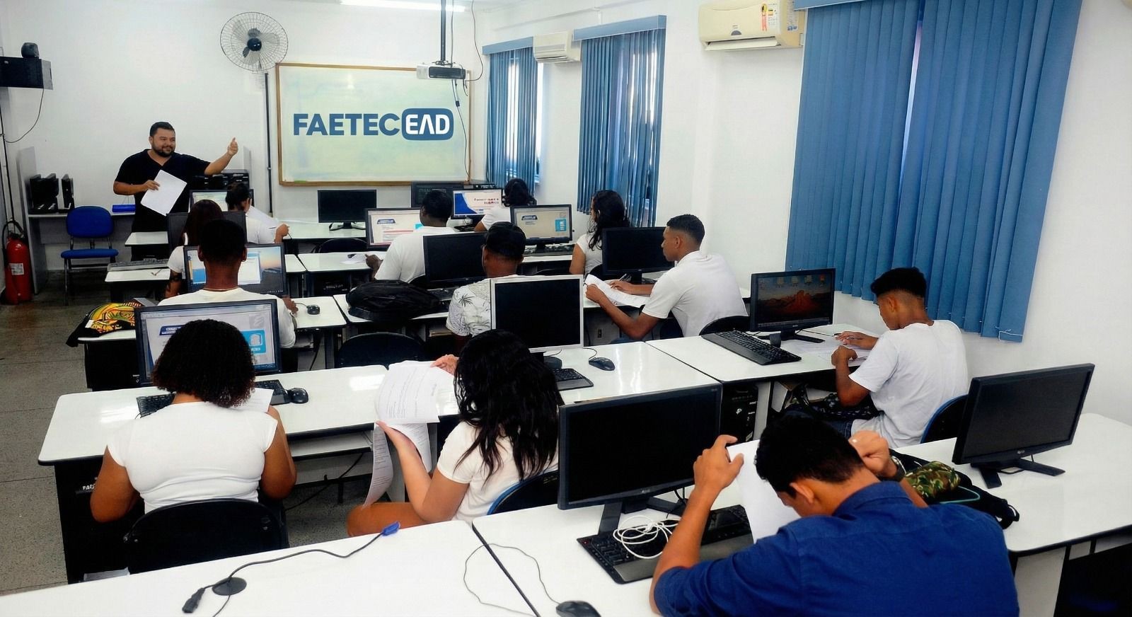 Faetec abre 15 mil vagas para cursos gratuitos a distância  