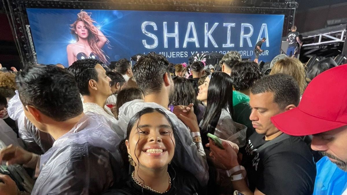 Fã dá nome de Shakira a gata de estimação e relembra perrengues para ver cantora de perto: '11 horas na grade'