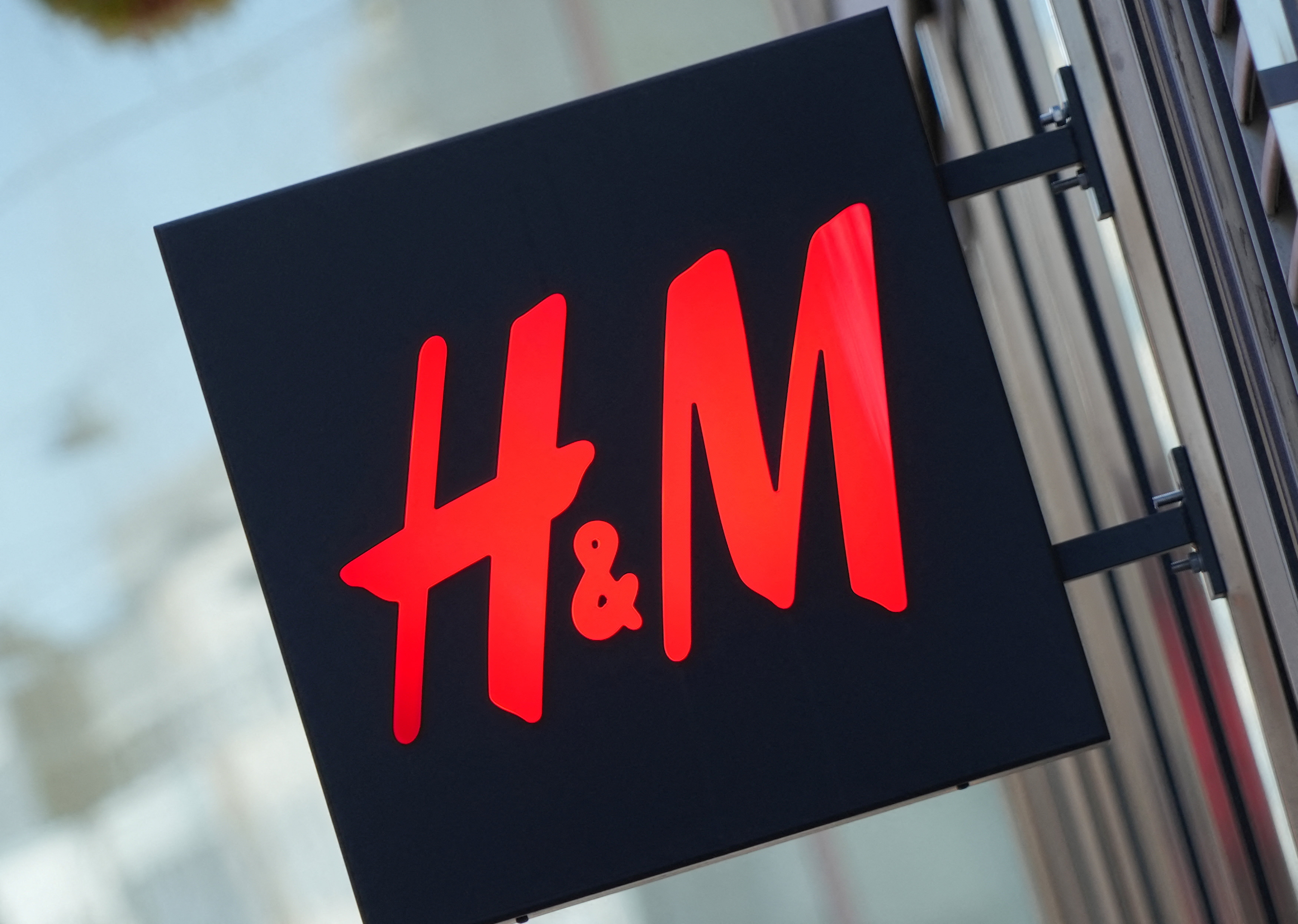 H&M acelera expansão no Brasil e abre 4 lojas, incluindo estreia no Nordeste